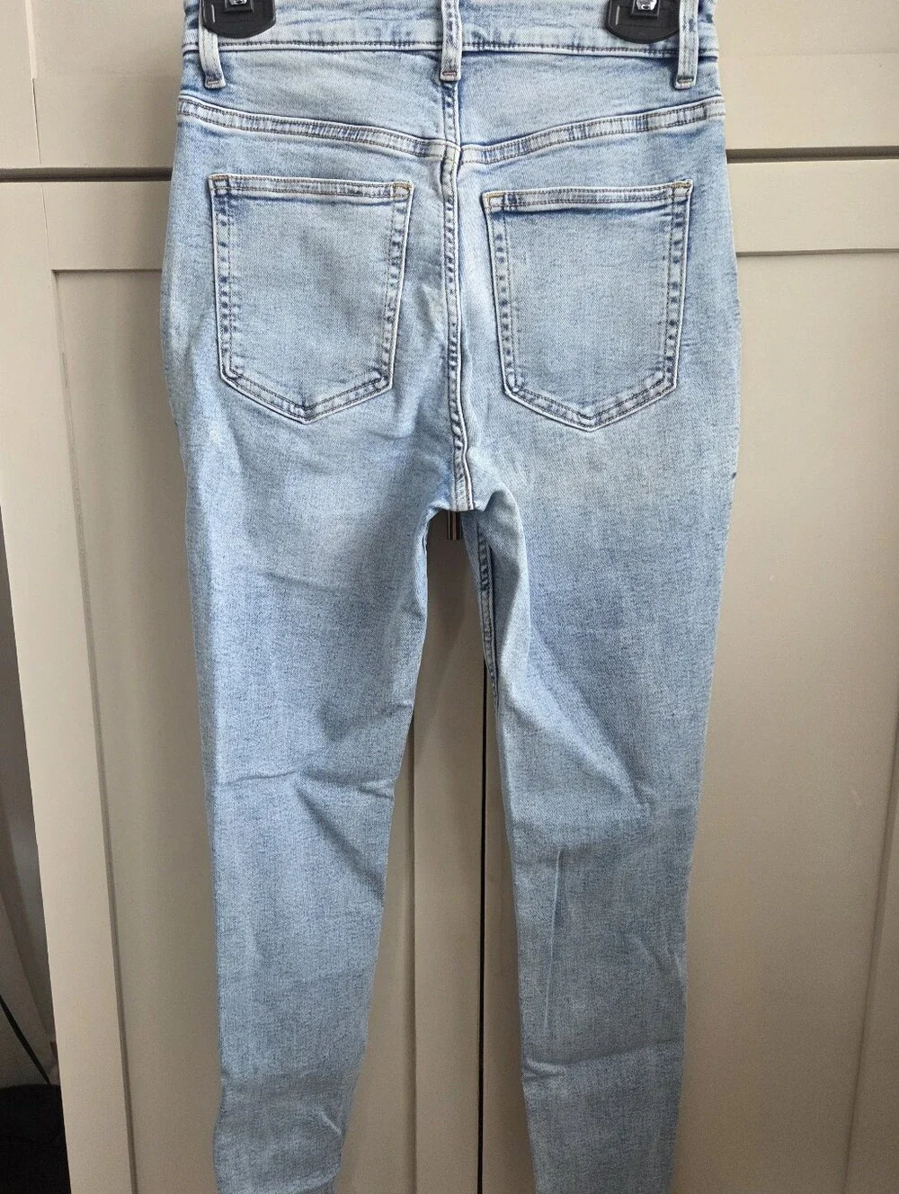 H&M Light Wash High Rise Skinny Jeans | Gently Used